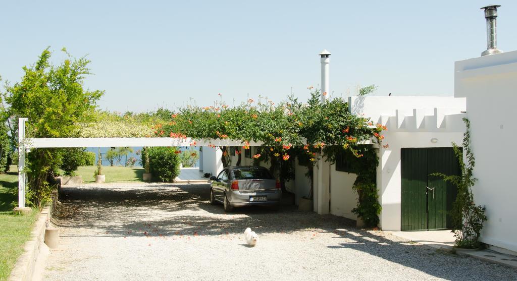 Angelbay Bungalows Agia Trias Exteriör bild